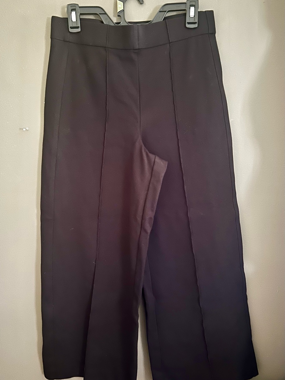 Jones & Co. Women's Black Pull On Wide-Leg Pants. Heavy Knit